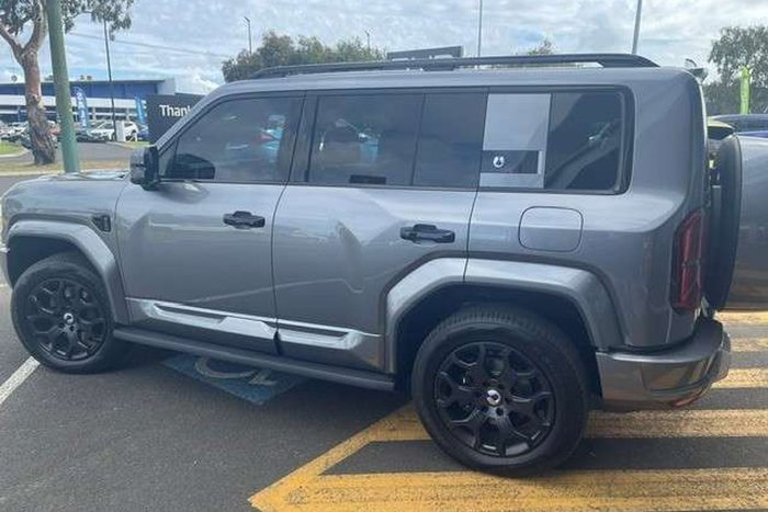 2025 Denza B5