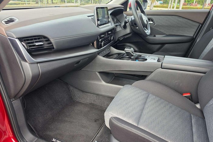 2025 Nissan X-TRAIL ST