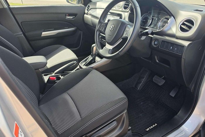 2023 Suzuki Vitara LY Series II Silky Silver