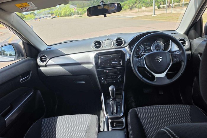 2023 Suzuki Vitara LY Series II Silky Silver