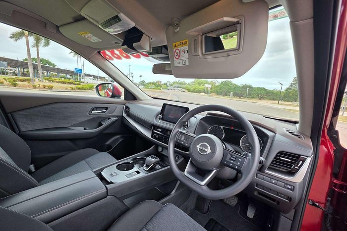 2025 Nissan X-TRAIL ST