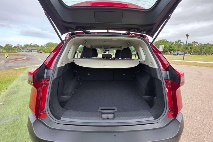 2025 Nissan X-TRAIL ST