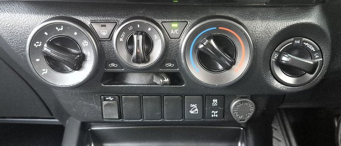 2021 Toyota Hilux SR