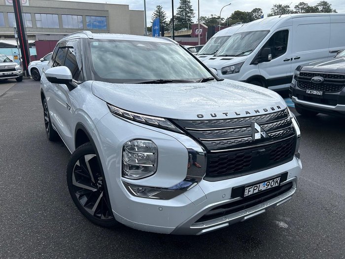 2025 Mitsubishi Outlander PHEV Exceed Tourer