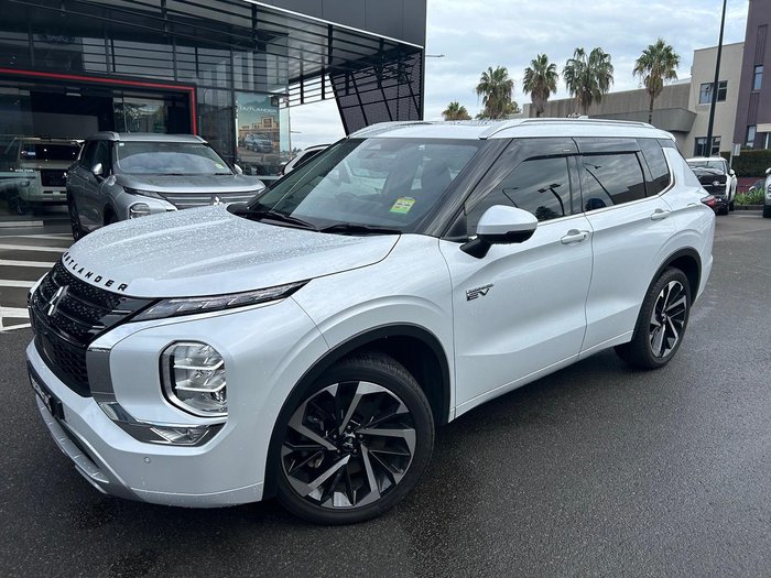 2025 Mitsubishi Outlander PHEV Exceed Tourer