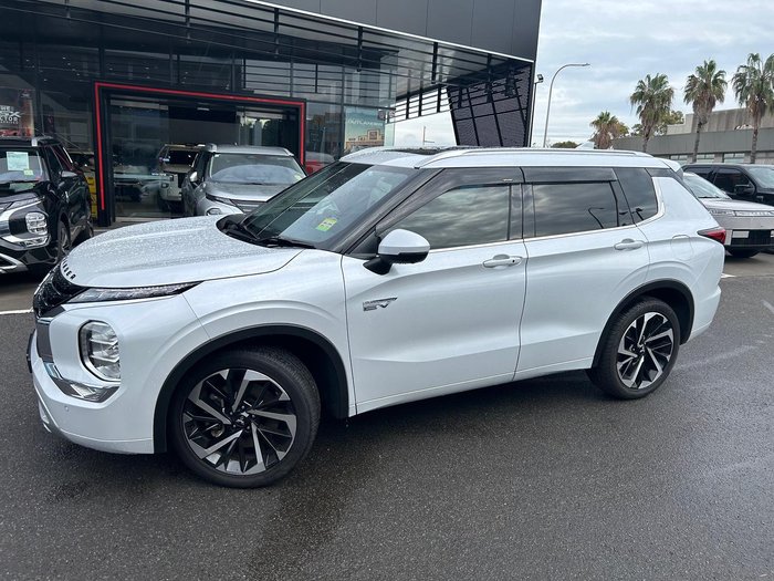 2025 Mitsubishi Outlander PHEV Exceed Tourer
