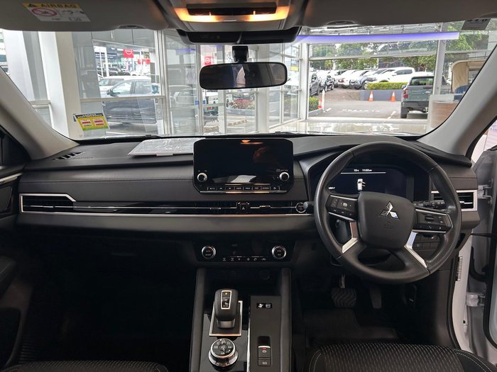 2025 Mitsubishi Outlander PHEV ES