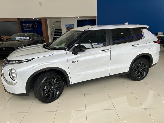 2025 Mitsubishi Outlander PHEV ES
