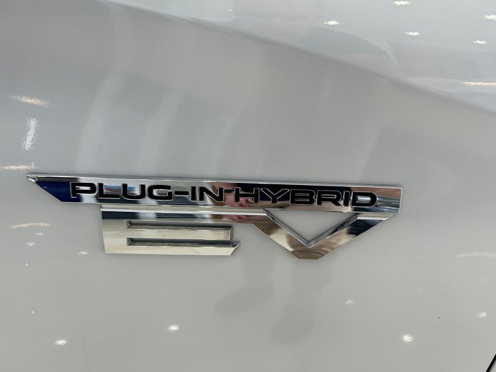 2025 Mitsubishi Outlander PHEV ES