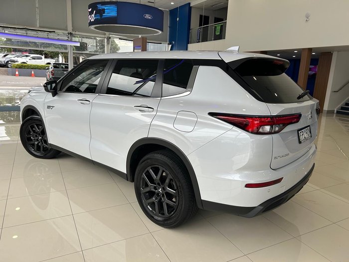2025 Mitsubishi Outlander PHEV ES