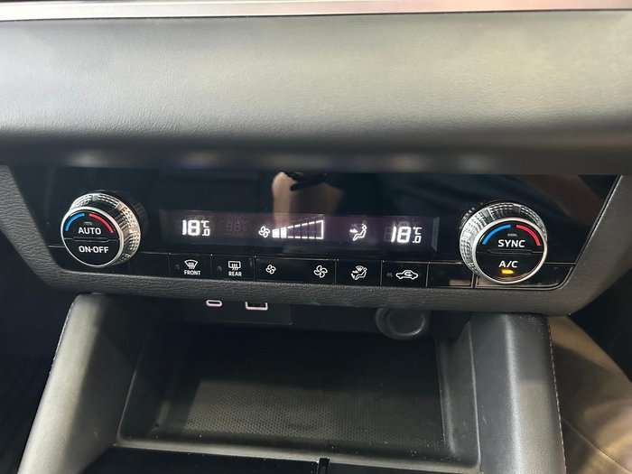 2025 Mitsubishi Outlander PHEV ES