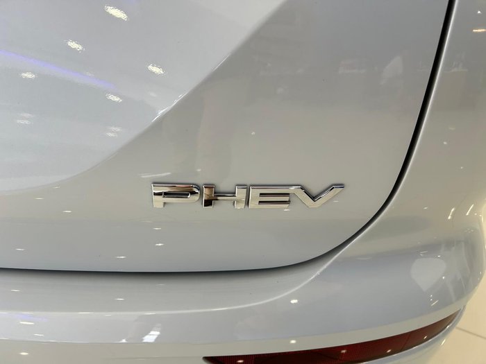2025 Mitsubishi Outlander PHEV ES