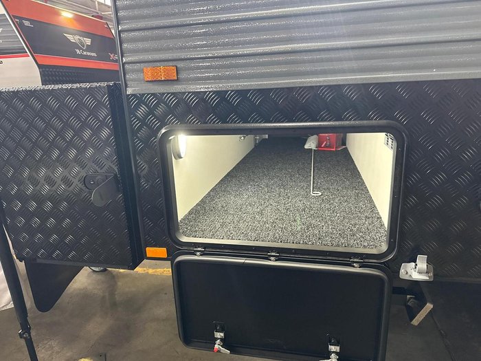 2026 JB Caravans 23'6 Dirt Roader Xtreme Rear Club Save $13,690 Was $136,900