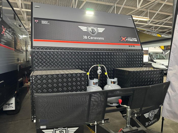 2026 JB Caravans 23'6 Dirt Roader Xtreme Rear Club Save $13,690 Was $136,900