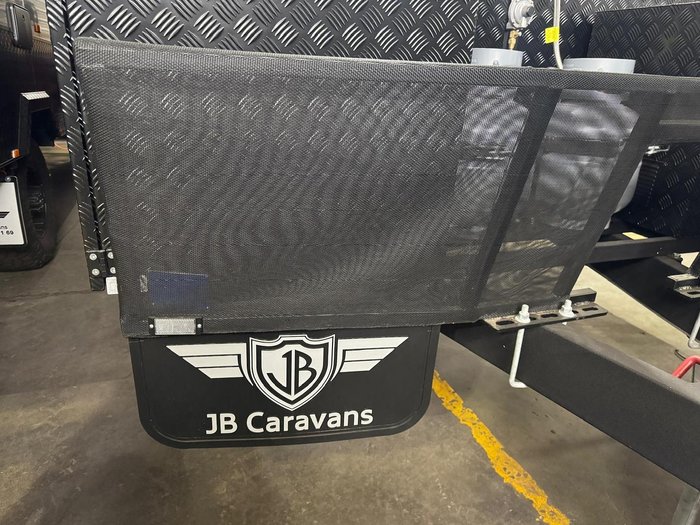 2026 JB Caravans 23'6 Dirt Roader Xtreme Rear Club Save $13,690 Was $136,900