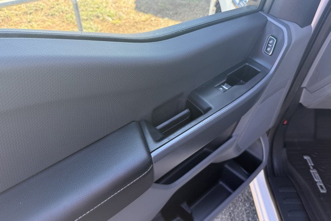 2024 FORD F150 LIGHTNING PRO STD