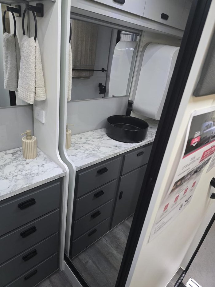 2026 JB Caravans 17'10 Gator X Save $13,270 Was $132,700