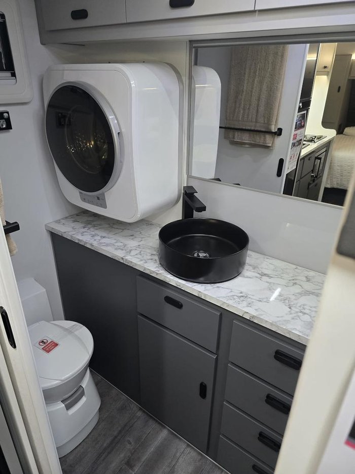 2026 JB Caravans 17'10 Gator X Save $13,270 Was $132,700