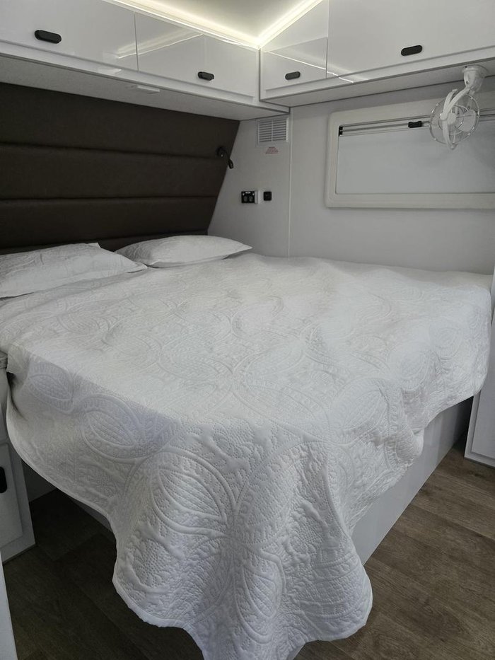 2026 JB Caravans 18'6 Gator X Tandem Club King Bed Save $14,510 Was $145,100
