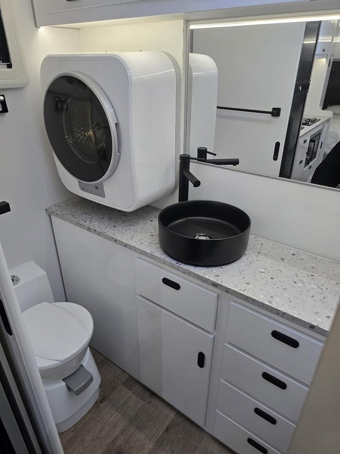 2026 JB Caravans 18'6 Gator X Tandem Club King Bed Save $14,510 Was $145,100