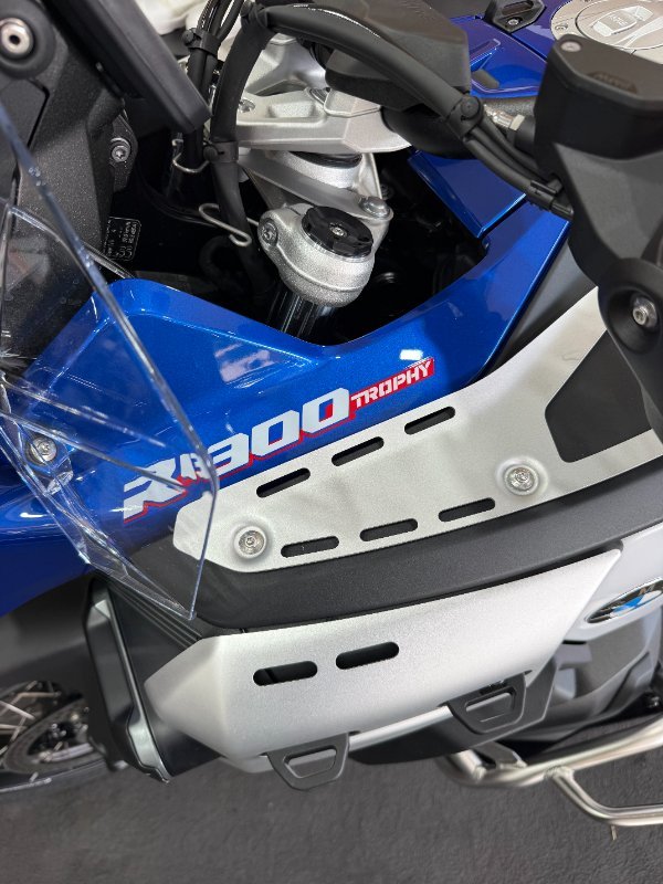 2026 BMW Motorrad R 1300 GS ADVENTURE TROPHY Racing Blue Metallic. (17-08)