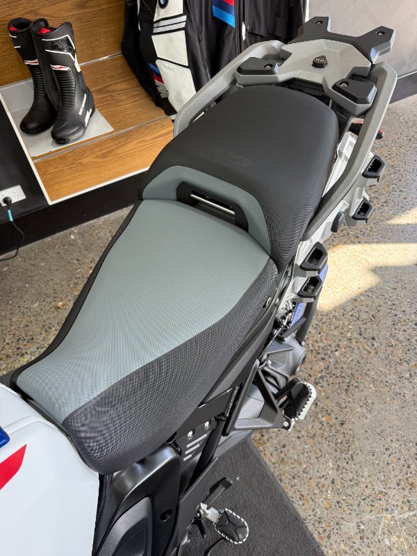 2026 BMW Motorrad R 1300 GS ADVENTURE TROPHY Racing Blue Metallic. (17-08)