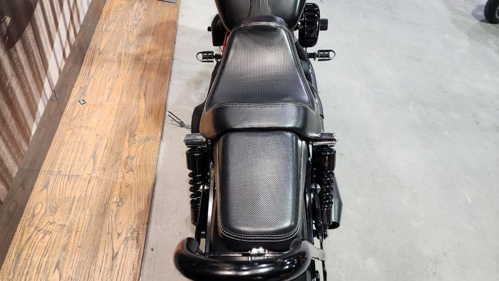 2017 HARLEY-DAVIDSON FXDB STREET BOB