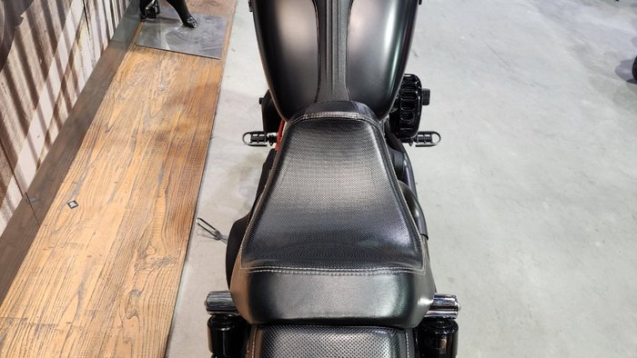 2017 HARLEY-DAVIDSON FXDB STREET BOB