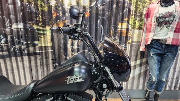 2017 HARLEY-DAVIDSON FXDB STREET BOB