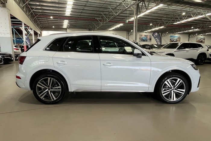 2025 Audi Q5 40 TDI Sport