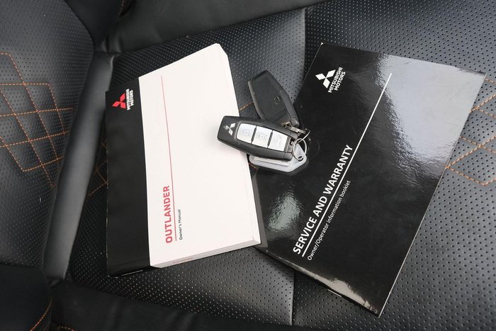 2023 Mitsubishi Outlander Exceed Tourer