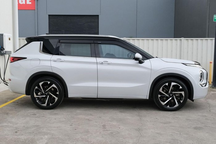 2023 Mitsubishi Outlander Exceed Tourer