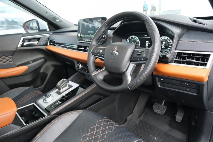 2023 Mitsubishi Outlander Exceed Tourer
