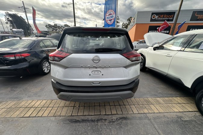 2024 NISSAN X-TRAIL ST (2WD)