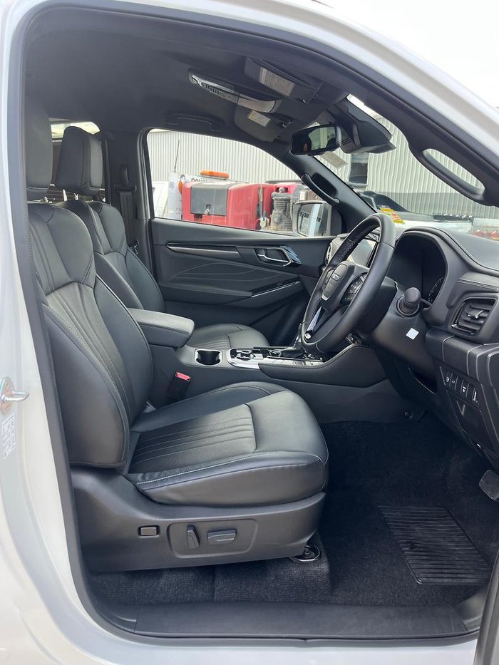2025 Isuzu MU-X LS-T