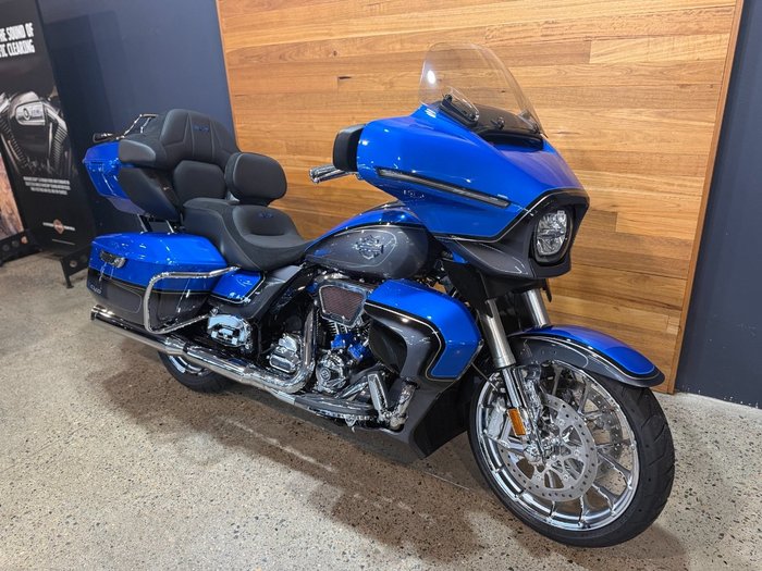2026 HARLEY-DAVIDSON FLHXSE CVO STREET GLIDE (121)