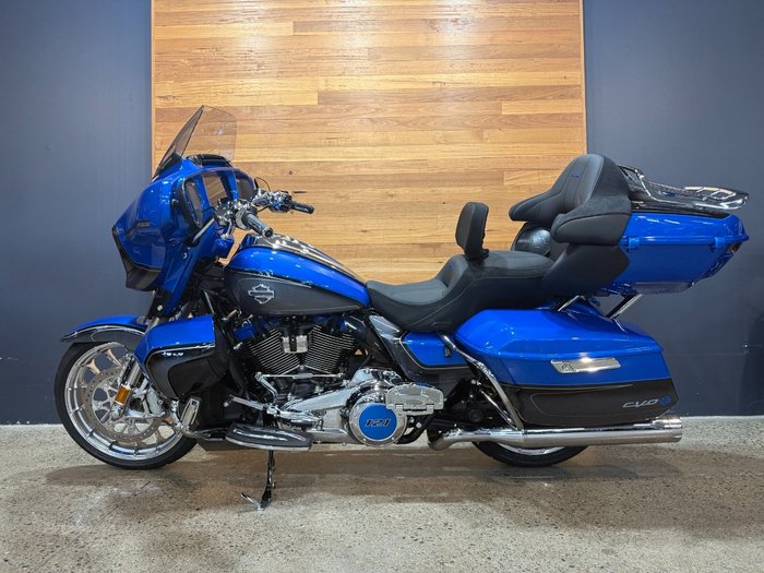 2026 HARLEY-DAVIDSON FLHXSE CVO STREET GLIDE (121)