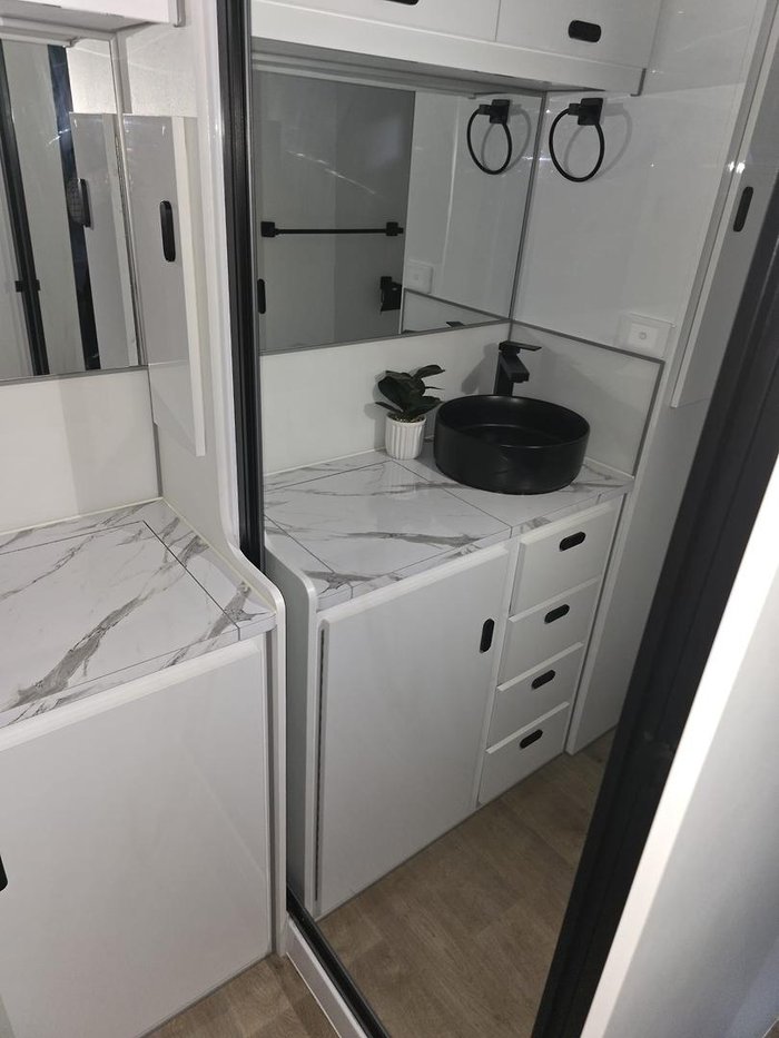 2026 JB Caravans 22'6 Scorpion Sting Save $16,690 Was $166,900