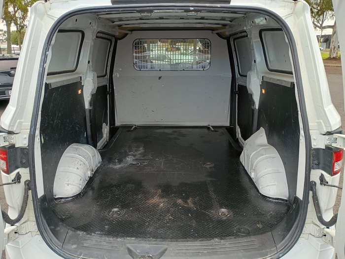 2022 LDV G10 +