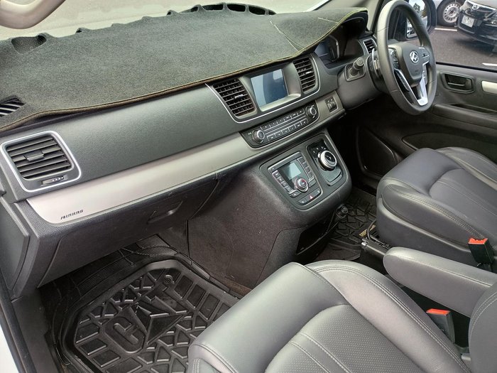2022 LDV G10 +