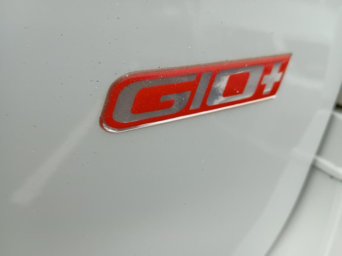 2022 LDV G10 +