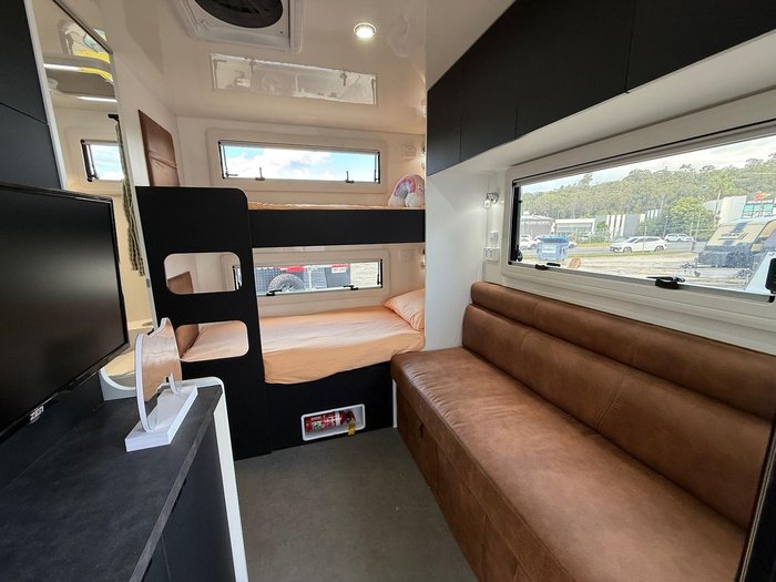 2026 Urban Caravans Track