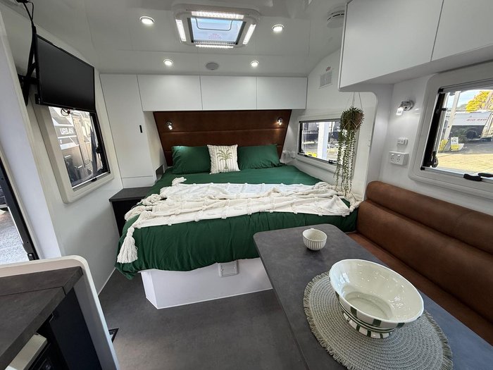 2026 Urban Caravans Track