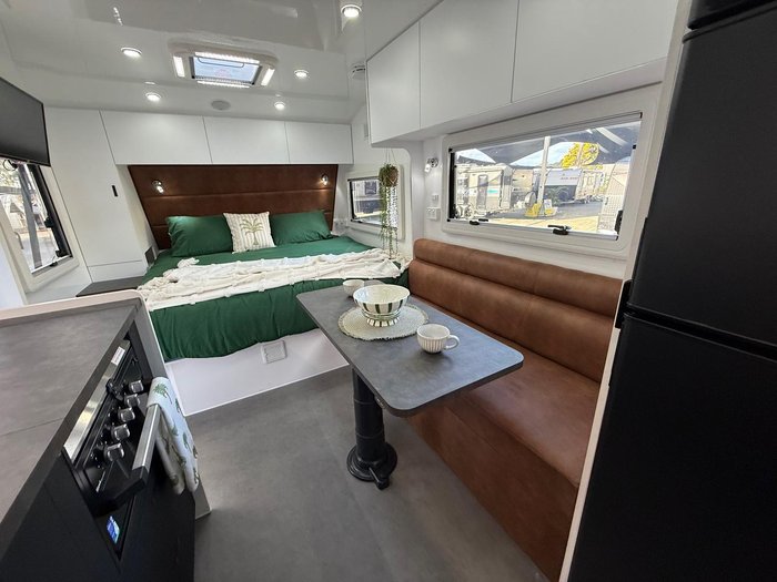 2026 Urban Caravans Track