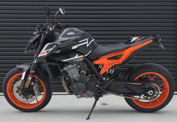 2023 KTM 890 Duke GP Duke