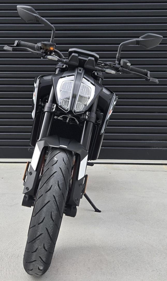 2023 KTM 890 Duke GP Duke