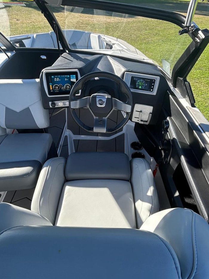 2025 Malibu Response TXi Open Bow