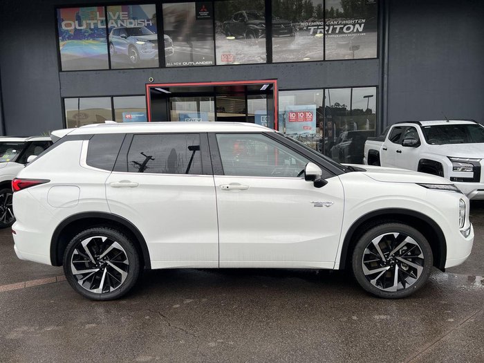2025 Mitsubishi Outlander PHEV Exceed