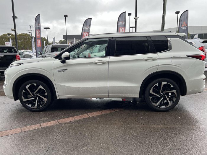 2025 Mitsubishi Outlander PHEV Exceed