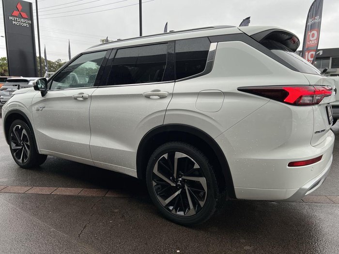 2025 Mitsubishi Outlander PHEV Exceed